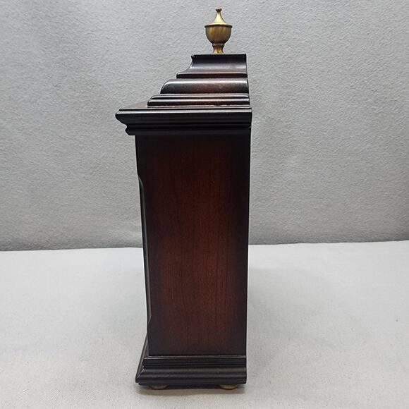 VTG 2001 The Bombay Company Mantle Shelf Clock Quartz Dark Cherry Wood - Picture 4 of 8